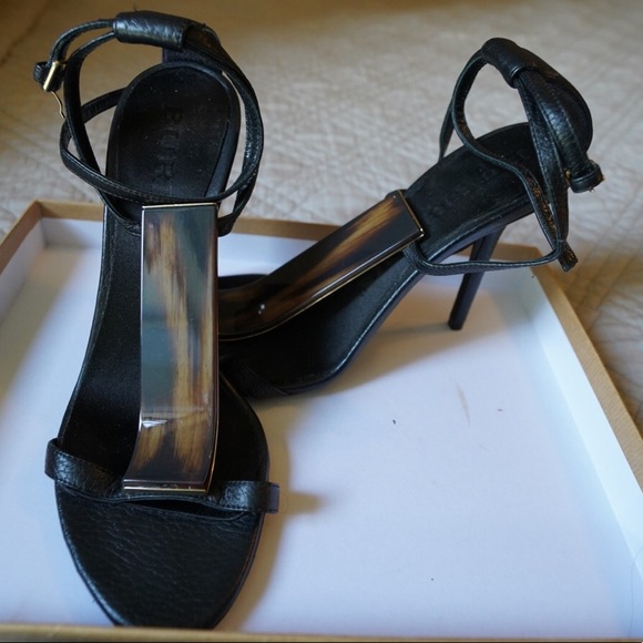 Black Leather Burberry Heel with Tortoise Stone 37 - Picture 1 of 5